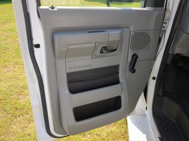 2013 Ford E-350SD Base Cutaway