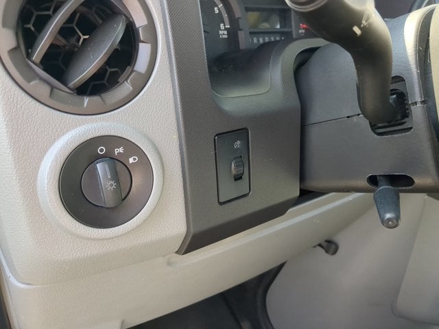 2013 Ford E-350SD Base Cutaway