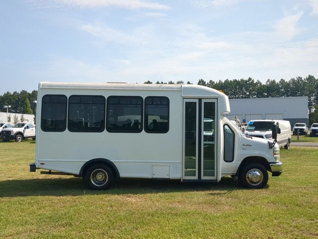 2013 Ford E-350SD Base Cutaway