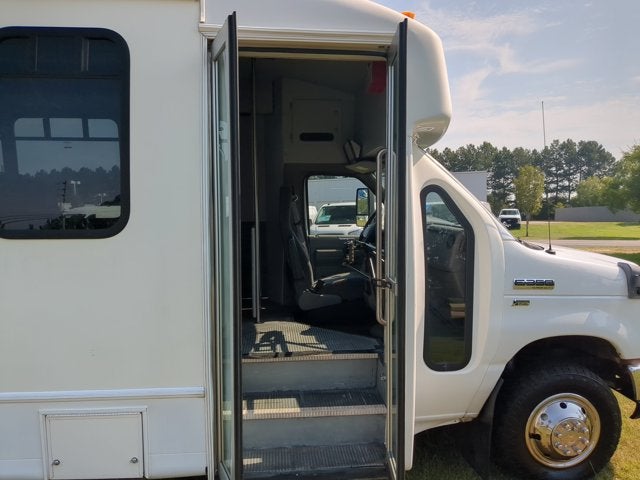 2013 Ford E-350SD Base Cutaway