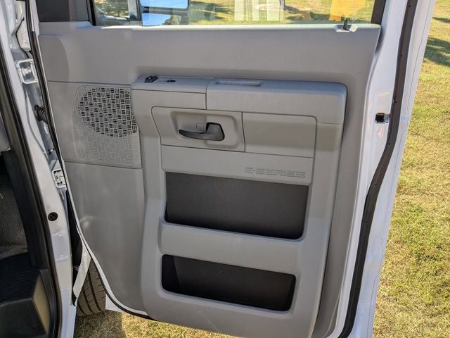 2026 Ford E-350SD Base Cutaway