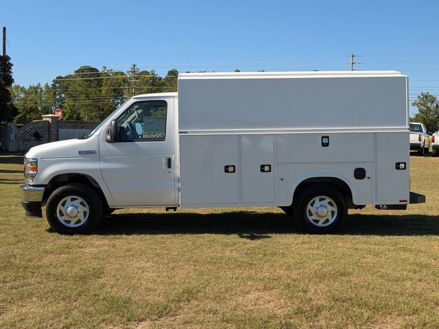 2026 Ford E-350SD Base Cutaway