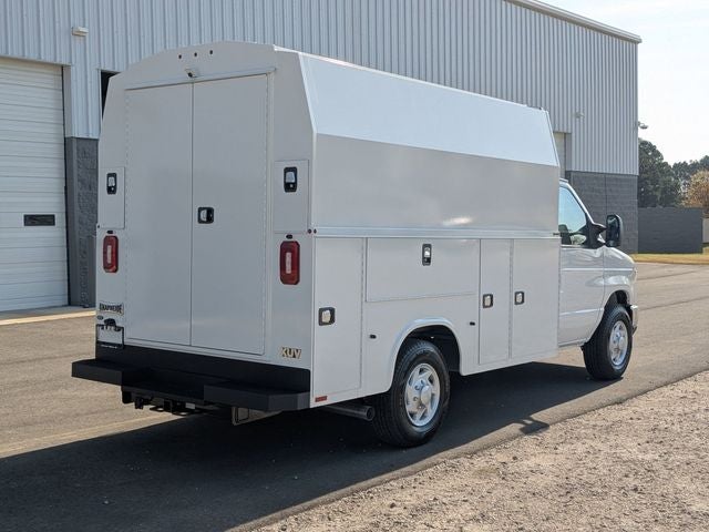 2026 Ford E-350SD Base Cutaway