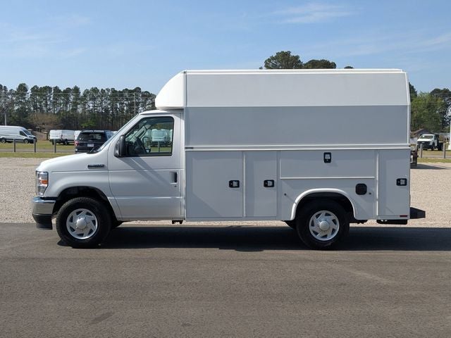 2026 Ford E-350SD Base Cutaway