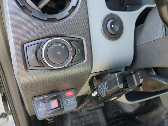 2027 Ford F-750SD Base