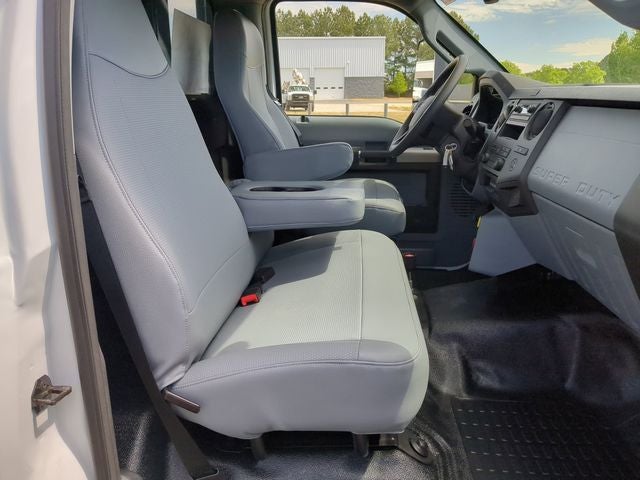 2027 Ford F-750SD Base