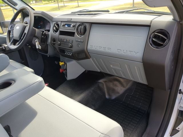2027 Ford F-750SD Base