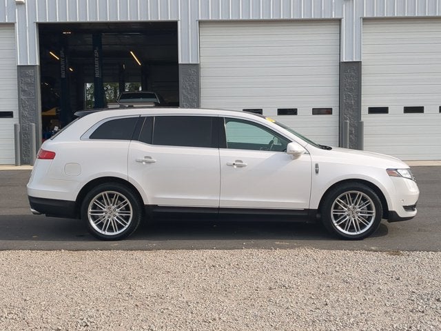 Used 2018 Lincoln MKT Reserve with VIN 2LMHJ5AT4JBL02574 for sale in Wilson, NC