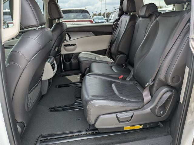 2022 Kia Carnival LXS