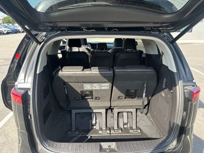 2024 Kia Carnival EX