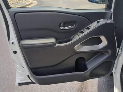 2025 Nissan Frontier SV