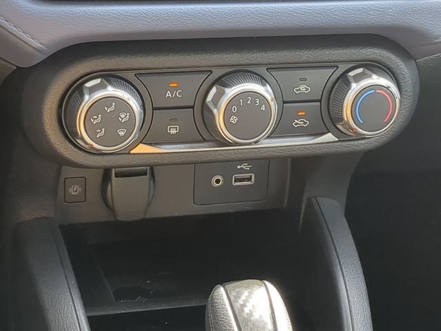 2023 Nissan Versa 1.6 SV