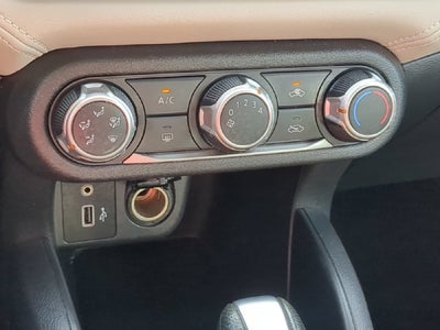 2020 Nissan Versa 1.6 SV