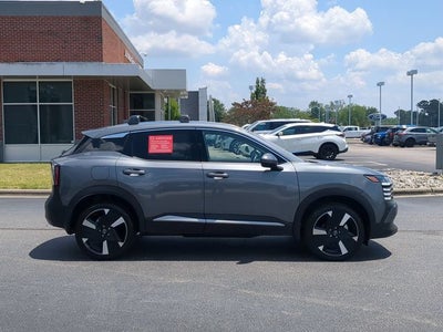 2025 Nissan Kicks SR