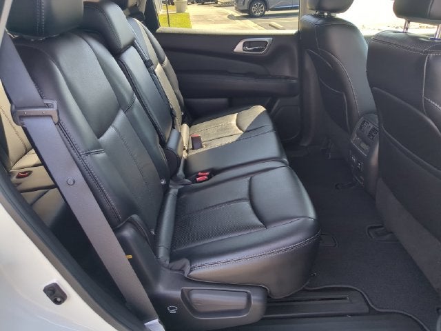 2017 Nissan Pathfinder Platinum