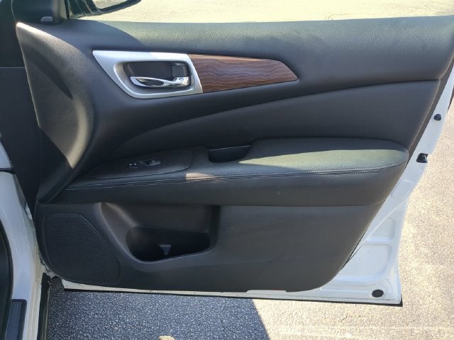 2017 Nissan Pathfinder Platinum