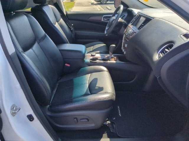 2017 Nissan Pathfinder Platinum