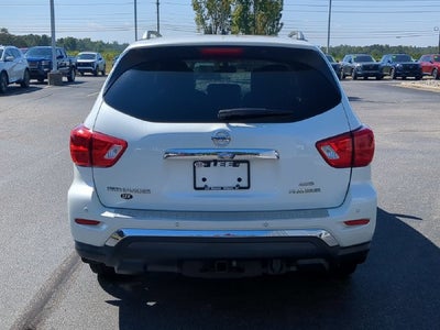 2017 Nissan Pathfinder Platinum