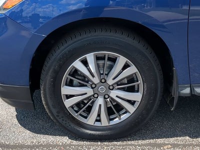 2018 Nissan Pathfinder SV
