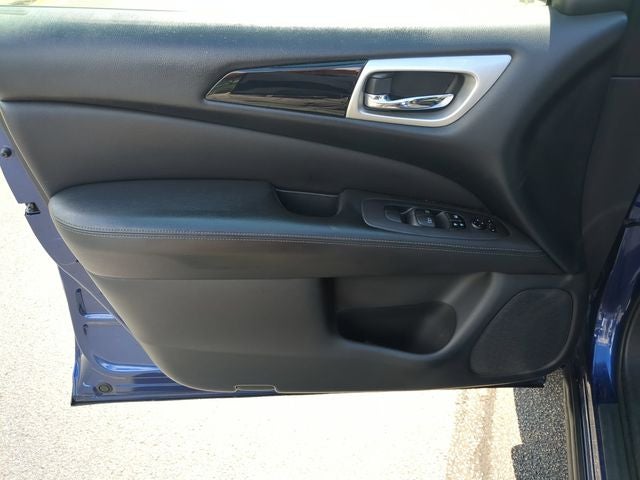 2018 Nissan Pathfinder SV