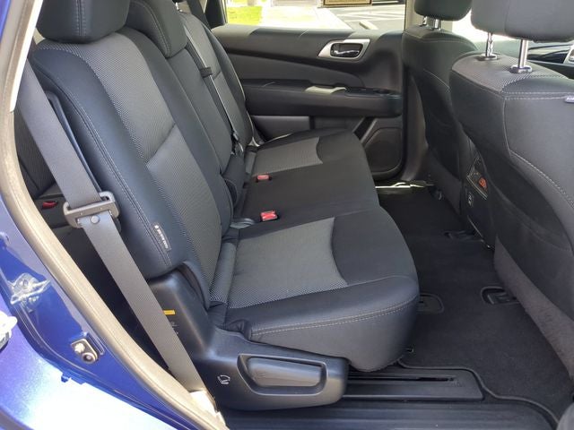 2018 Nissan Pathfinder SV