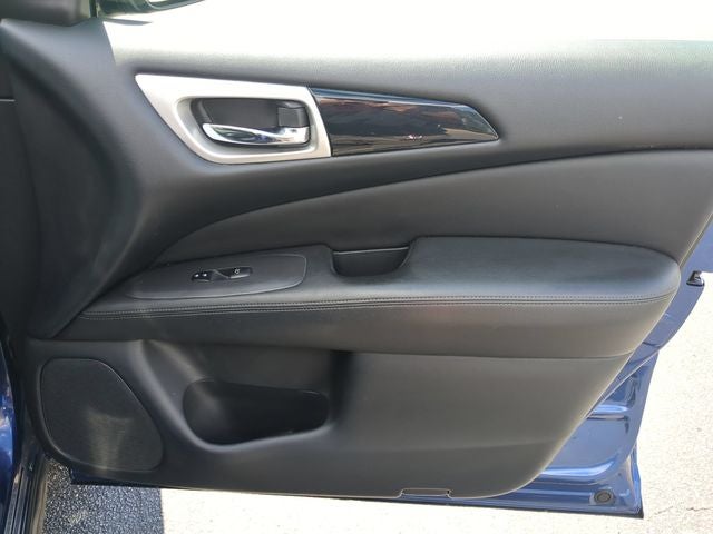 2018 Nissan Pathfinder SV