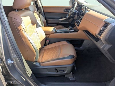 2022 Nissan Pathfinder Platinum