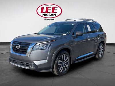 2022 Nissan Pathfinder Platinum