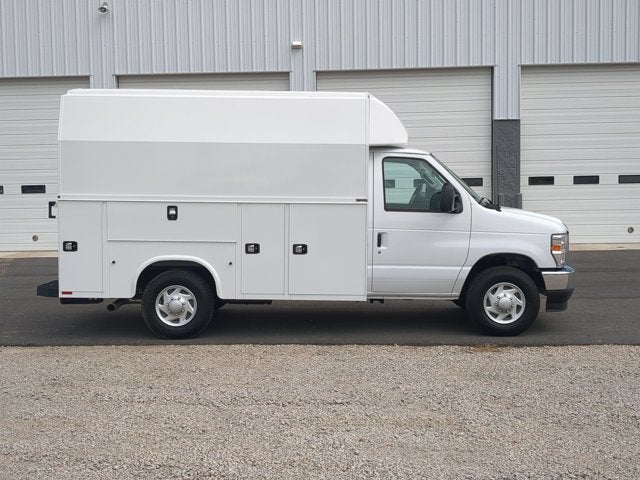 2027 Ford Econoline Cutaway E-350 SRW