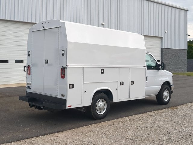 2027 Ford Econoline Cutaway E-350 SRW